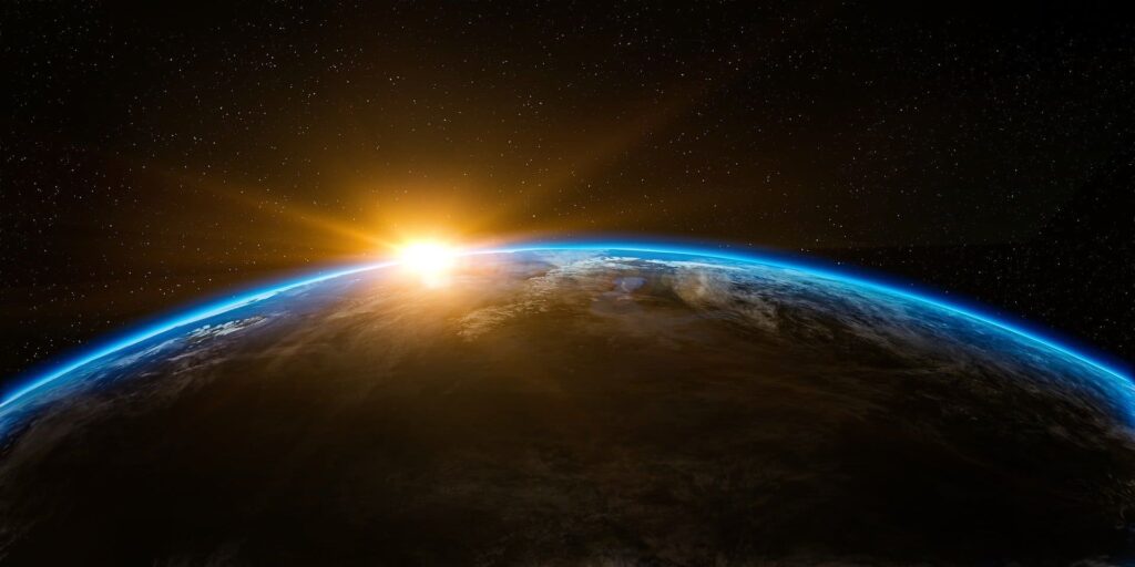 L'existence des extraterrestres nous ouvre à des nouveaux horizons, au-delà de la planète Terre.