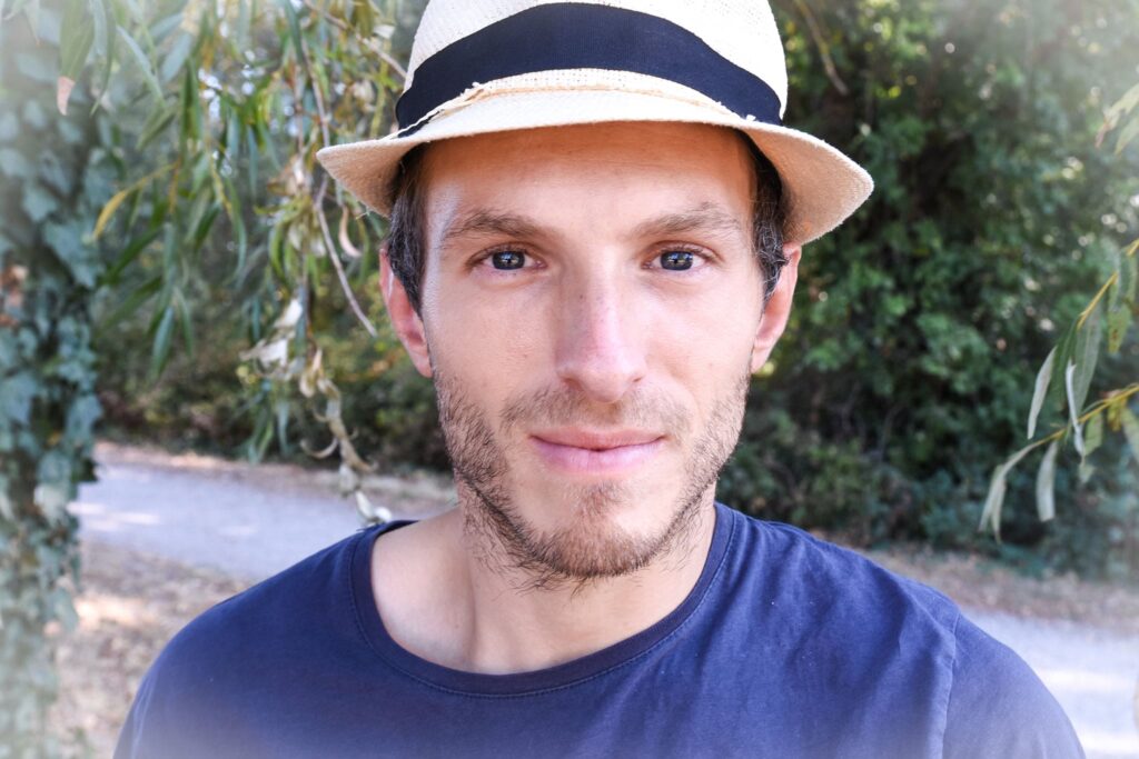 Une photo de yohann pour mettre en lumière mes zones d'ombre avec honnêteté !