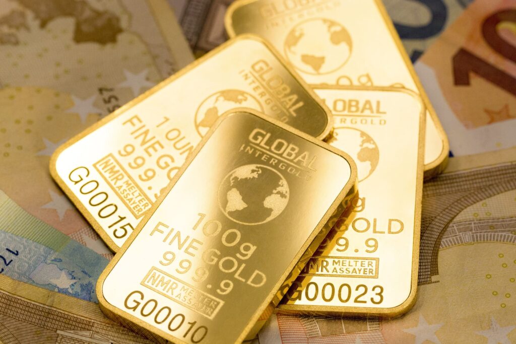 Des lingots d'or et de l'argent comme moyen d'obtenir ce que l'on veut.